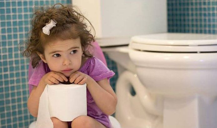 I problemi intestinali indicano la presenza di parassiti nel corpo del bambino