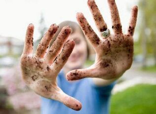 Le mani sporche possono scatenare infezioni parassitarie